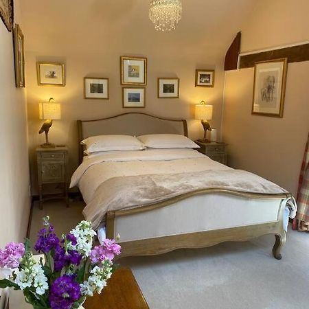 The Grooms Loft Self Contained Apartment Milton Abbas Kültér fotó