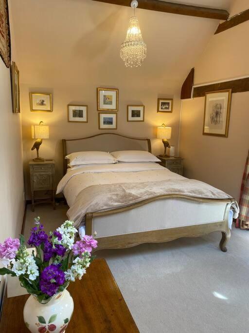 The Grooms Loft Self Contained Apartment Milton Abbas Kültér fotó